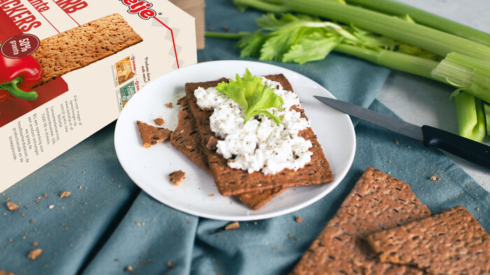 Hüttenkäse met blaadjes bleekselderij